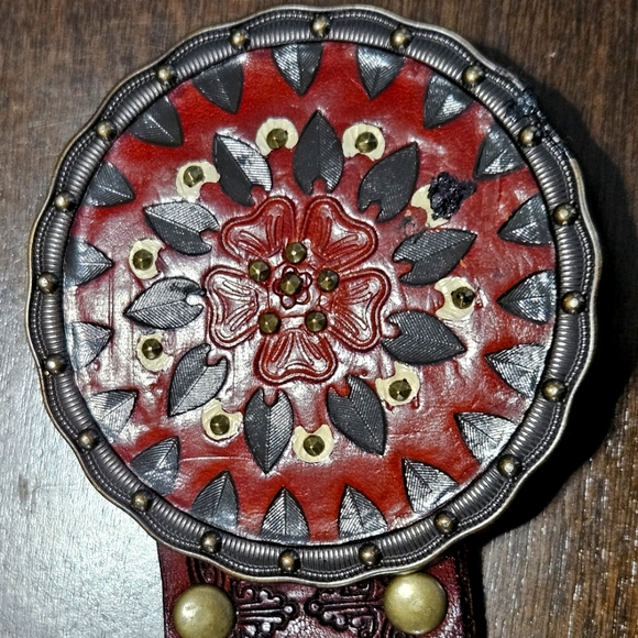 Fossil Genuine Leather Vintage belt with painted stainless buckle, embossed - Picture 1 of 8